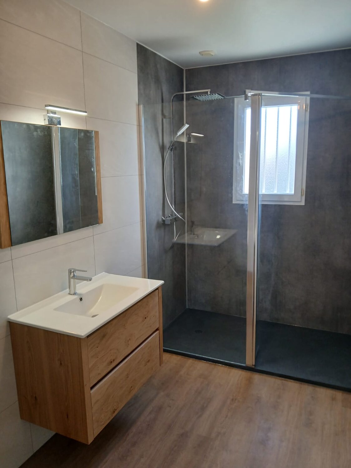 Salle de bain — Sainte-Gemme-la-Plaine après rénovation